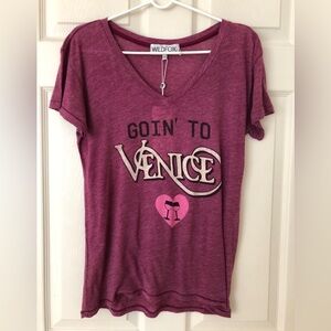 NWT Wildfox “Goin’ to Venice” Lightweight V-Neck Tee Shirt Purple Size Medium